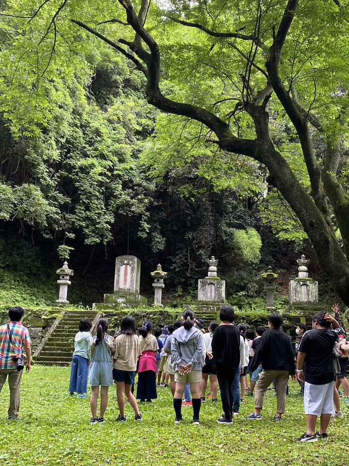 41e0f4df870245d28fea76da758081c0