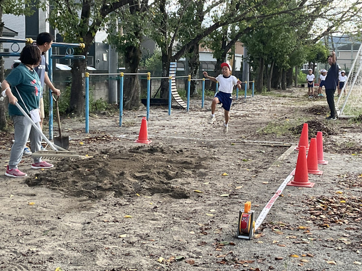 C325de056fb34cf18fa0a26df33d4b23